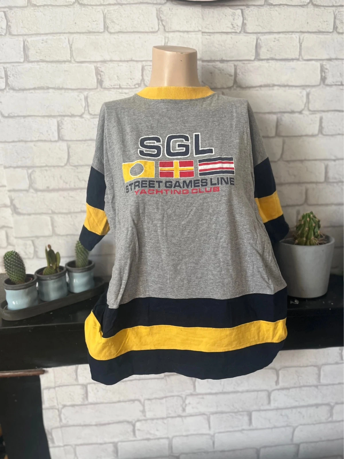 T-shirt streetwear gris & jaune – Taille 38/40 – Street